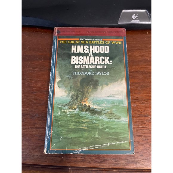 HMS Hood Vs Bismark The Battleship Battle 1982 Theodore Taylor WW2 Naval Battle - Picture 1 of 3